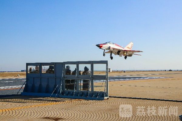 飞行|雏鹰振翅向战而飞|荔枝军事