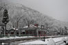 2021年3月1日，北京，今日，北京倒春寒降下大雪，延庆地区青龙桥站惊现雪国列车。来源：IC photo

