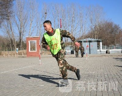 考核|直击武警官兵预选士官选拔考核现场！|荔枝军事