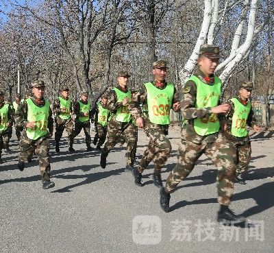 考核|直击武警官兵预选士官选拔考核现场！|荔枝军事