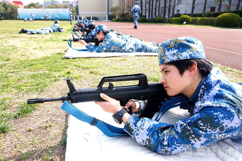 青春|妇女节献礼|巾帼女兵绽放别样青春