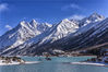 2017年3月22日，西藏昌都，然乌湖风光。云端印象/视觉中国
