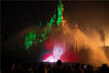 2021年6月15日，上海迪士尼度假区五周年庆典夜光幻影秀及水幕。