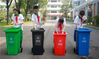 2021年6月4日，江苏省扬州市梅岭中学教育集团竹西中学的学生参加垃圾分类小游戏。