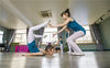 2020年7月26日，在江苏省海安市一家舞蹈培训班里，孩子们在练习舞蹈基本功。向中林/视觉中国
