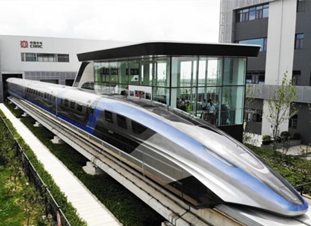 World's first 600 km/h high-speed maglev train rolls off assembly line