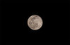 2022年1月18日，在山西运城市区上空拍摄的2022年年度最小满月。