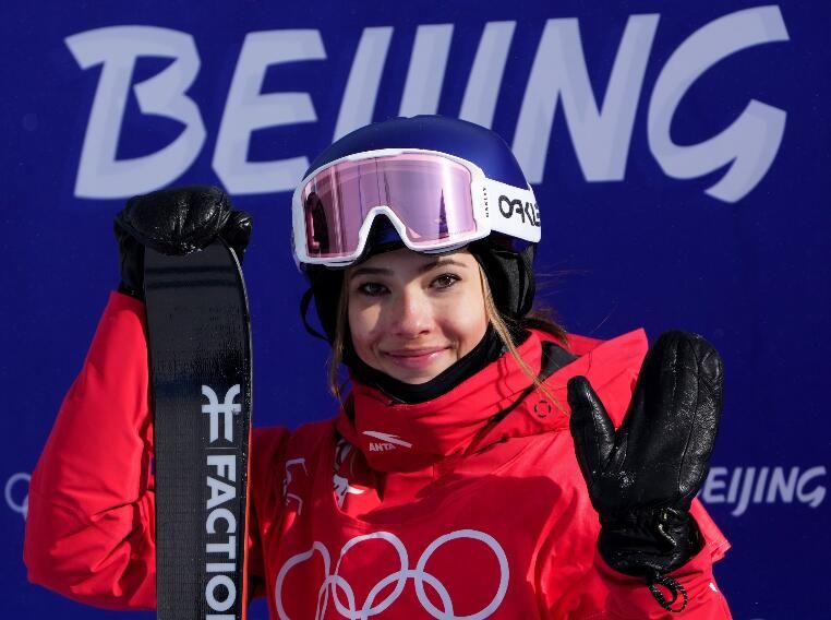 女子|中国选手谷爱凌获得自由式滑雪女子坡面障碍技巧银牌