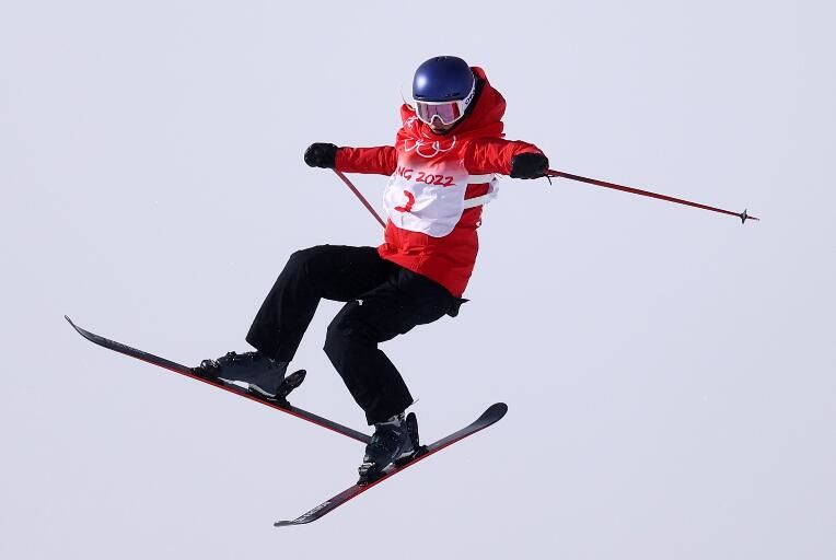 女子|中国选手谷爱凌获得自由式滑雪女子坡面障碍技巧银牌