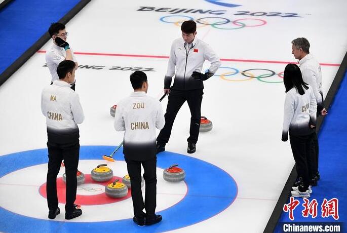 男子|中国男子冰壶队8：10不敌加拿大队 遭遇三连败