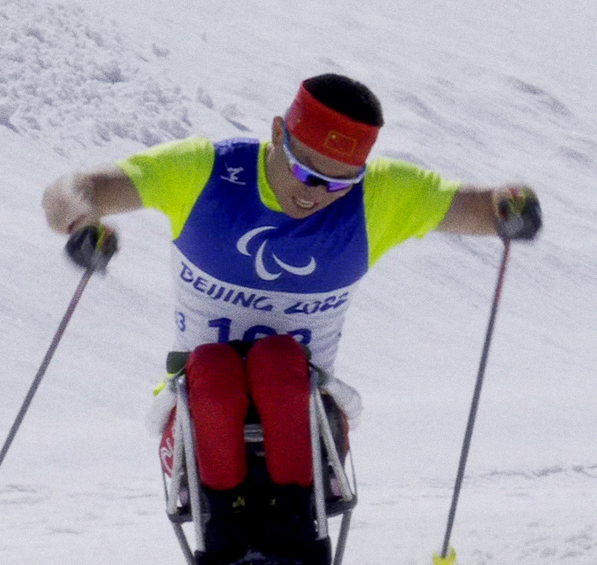 男子|包揽金银！中国选手夺得越野滑雪男子10公里（坐姿组）金、银牌