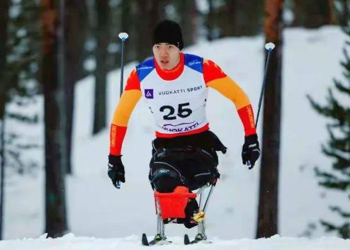 冬季两项|中国代表团首金！刘子旭夺得冬季两项男子6公里（坐姿组）金牌！