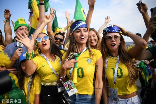 巴西女球迷高颜值倾国倾城