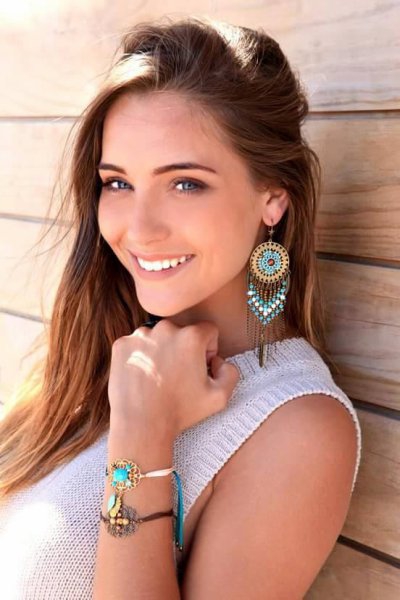 法国大将托万女友夏洛特美艳妩媚