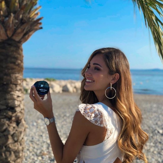 法国大将托万女友夏洛特美艳妩媚