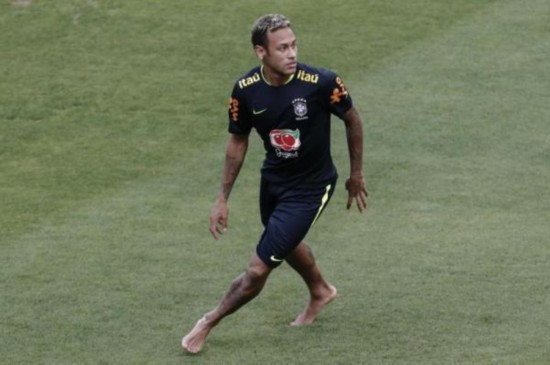 职业球员的脚有多"丑陋"?这才是足球真实的样子