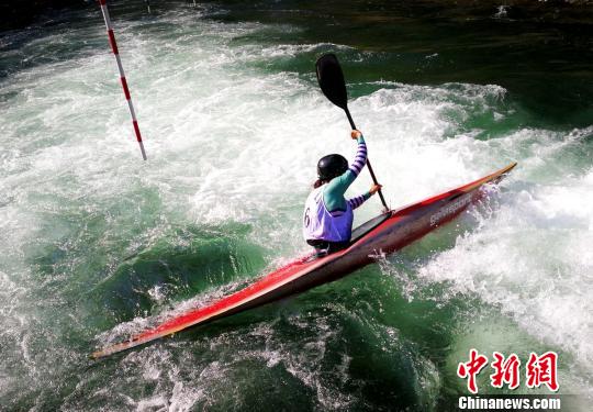 全国皮划艇激流回旋青年锦标赛张家界开赛