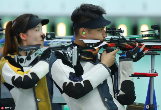亚运10米气步枪混合资格赛 杨皓然赵若竹屏息凝神(图)