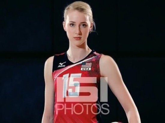 荔枝新闻 体育  腾讯体育讯 美国女排在世锦赛复赛惊魂,靠中国全力拿