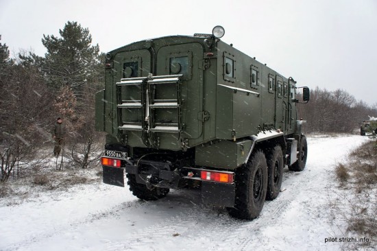 俄罗斯防弹车越野车图片
