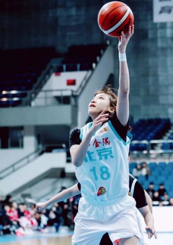 北京女篮夺冠功臣喜欢科比和库里 自曝择偶标准