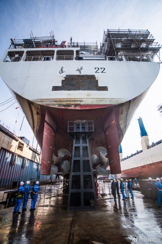 两艘长征五号火箭运输船进坞 为长五复出做准备