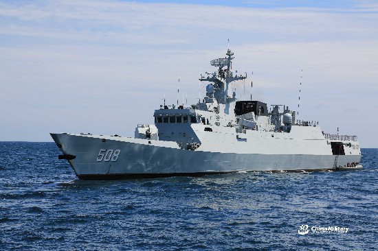 "曲靖"号导弹护卫舰在南海海域进行实弹演练,演习日期从6月2日-20日