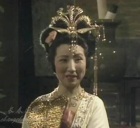 86版《西游记》扮演黎山老母的是孙凤琴.
