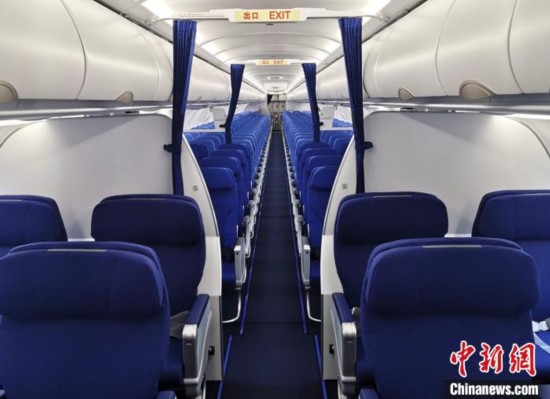重庆航空a321neo acf构型飞机的机舱内部.姚琪 摄