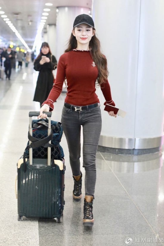 吉娜抱起150斤的郎朗 俘获老公好身材是关键