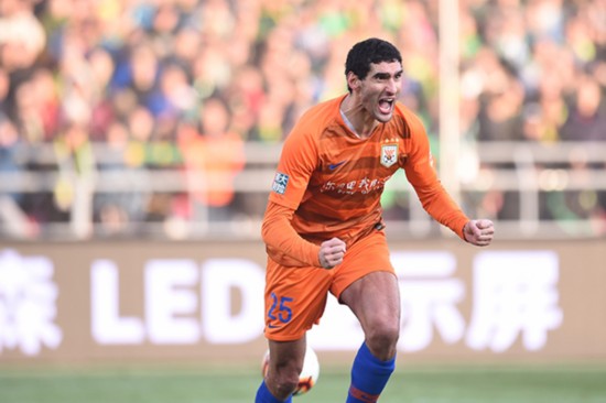 费莱尼核酸复查正常将继续隔离14天,为中超首位确诊球员