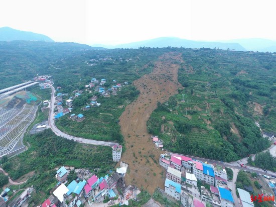 9个生命与他们的家:四川雅安汉源滑坡救援的两天一夜