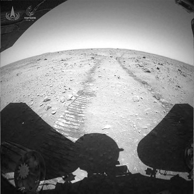 "祝融号"火星车驶离着陆平台声音及火星表面移动过程视频,火星全局