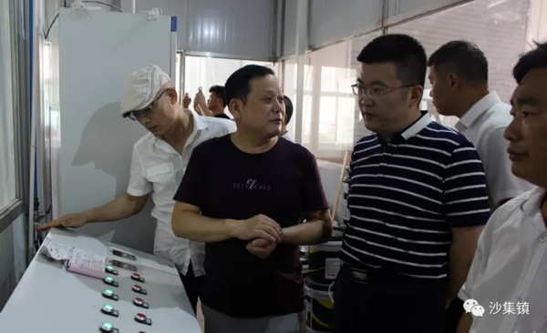 江苏省徐州市睢宁县沙集镇,过去只是个"收破烂"的"垃圾之乡".