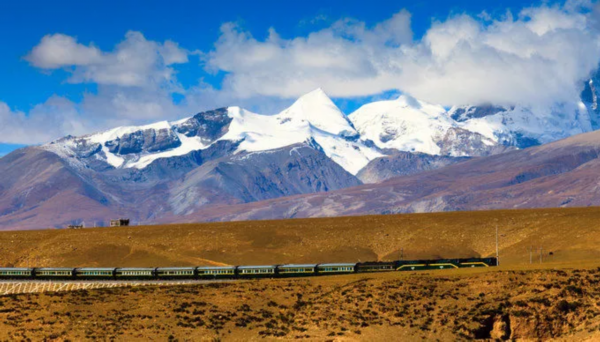 行走雪域 40小时3757公里10个站,为什么说青藏铁路一生必去?