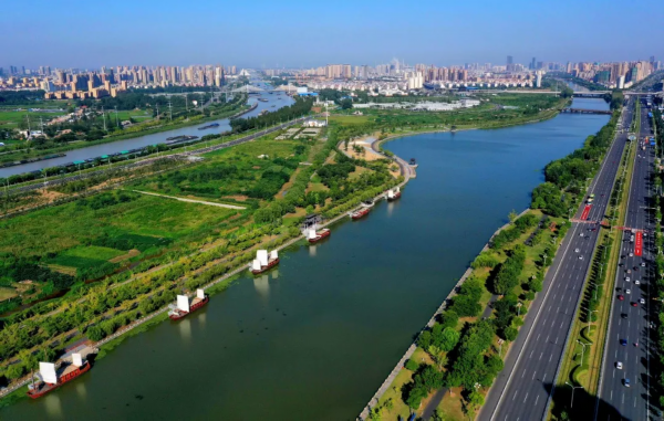 京杭大運河船運繁忙淮安,地處古淮河之濱,在京杭大運河的發展史上有著