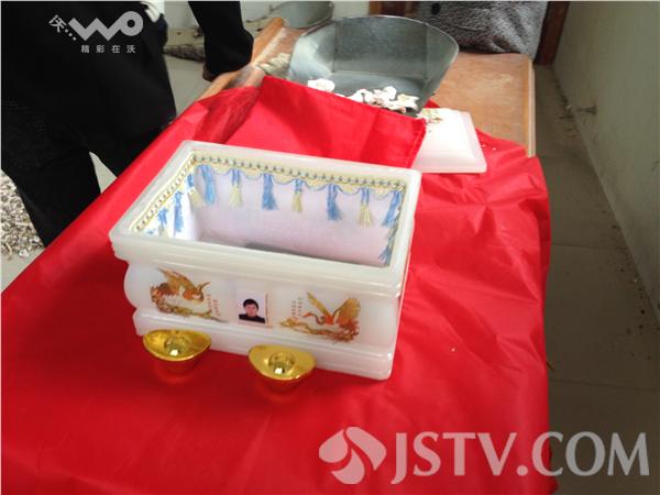 监控逮个正着:浦口殡仪馆混合死者骨灰