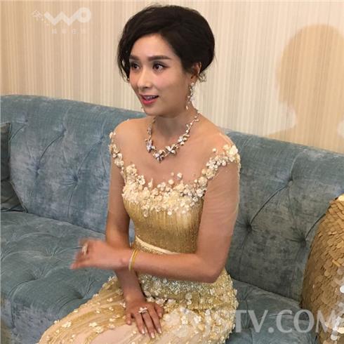 杨恭如婚纱首秀爱上南京历史时尚气息