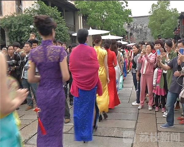 台庆秀“快闪” 文艺惠市民