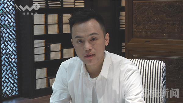 刘同携新书《向着光亮那方》南京签售