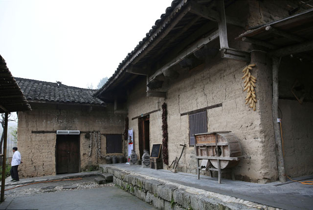 陕西安康:土坯房变陕南美味餐厅