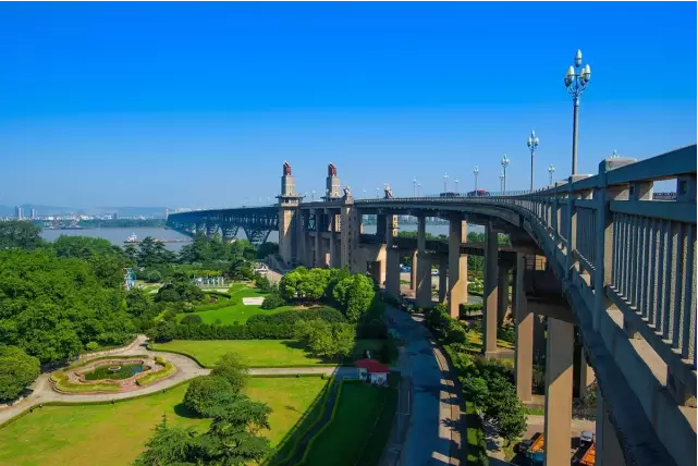 南京長江大橋移交南京,這意味著大橋維修時間