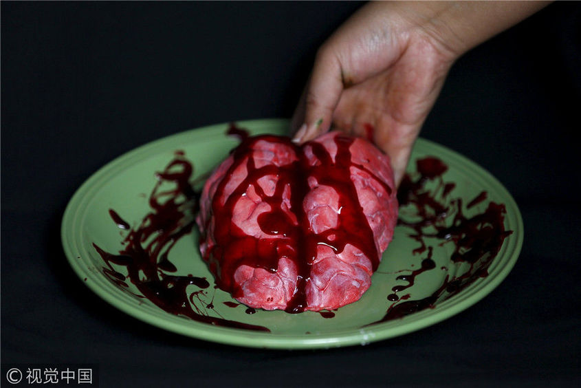 如婴儿,脚,眼睛,耳朵,鼻子,大脑和心脏等看起来血腥另人惊恐的甜品