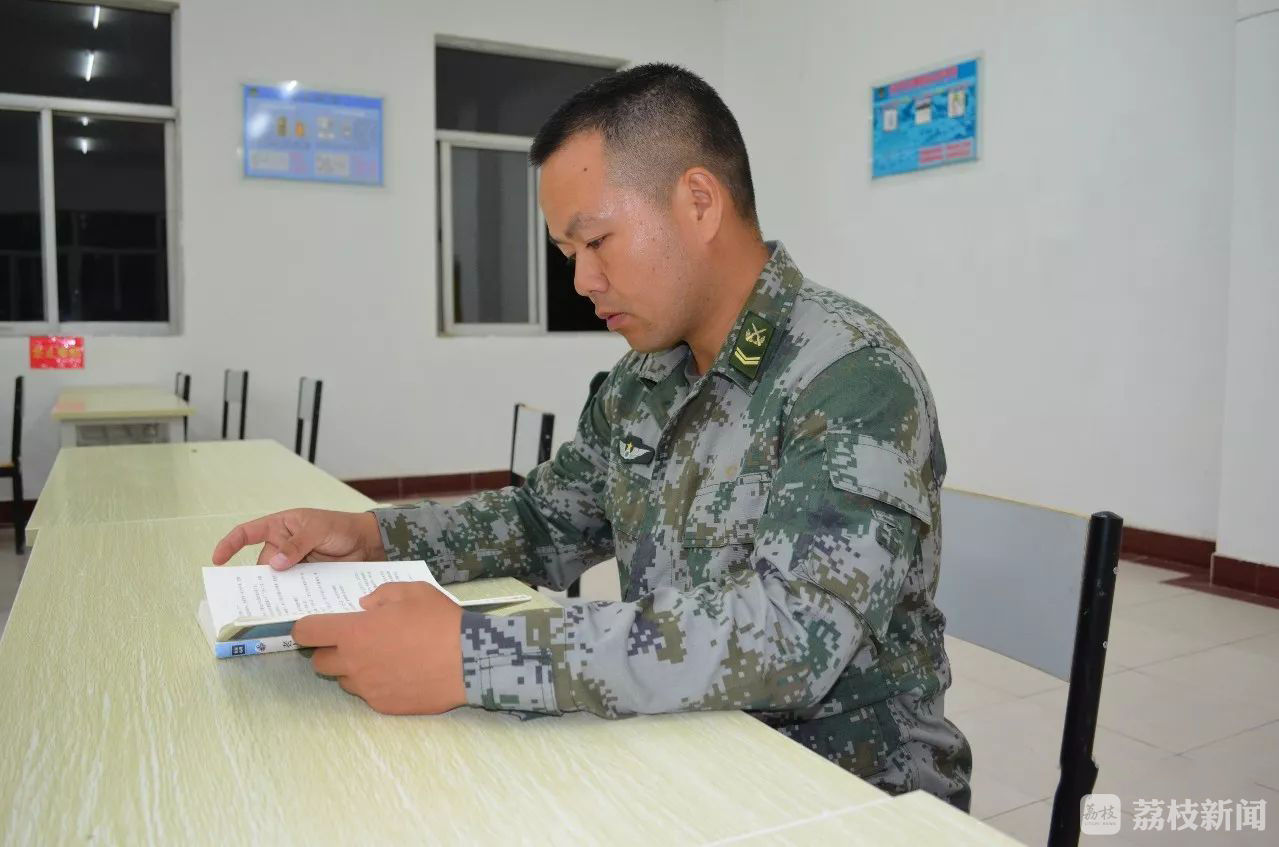 荔枝军事:七年前,你是我最尊敬的班长;七年后,我是你的排长.