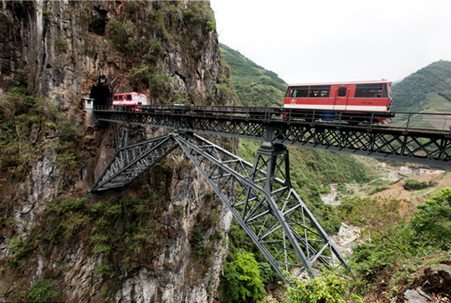 探访云南红河米轨铁路上的人字桥 历经百年磨损至今未换过一颗螺钉