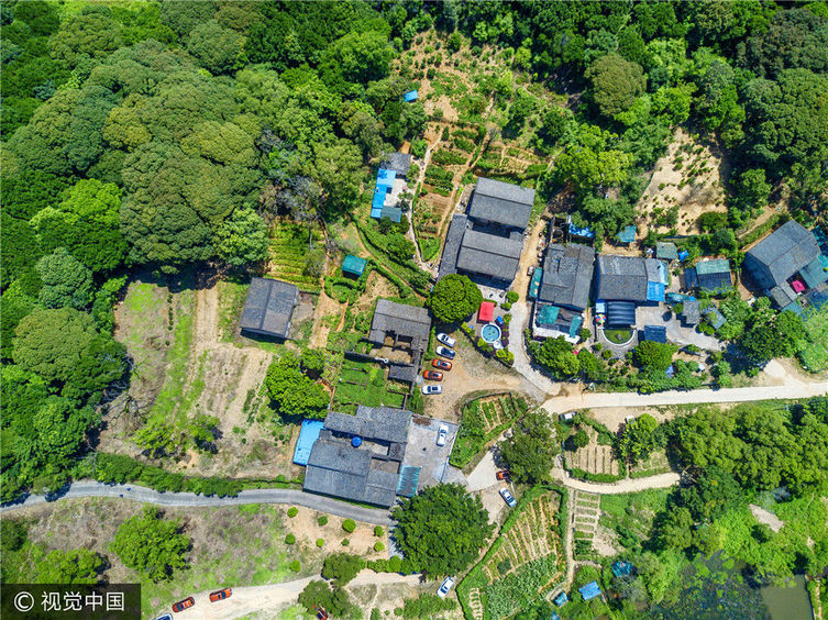 航拍深圳马峦山郊野公园 深山里藏"古村落"