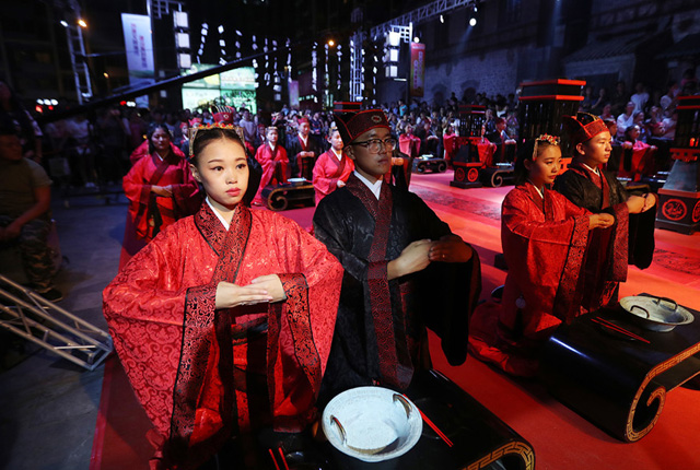 济南举行集体汉服婚礼 再现汉唐仪礼