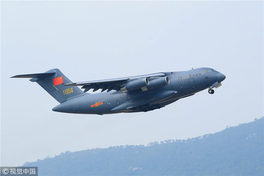 广东珠海:运-20战略军用大型运输机进行检验性飞行2018-11-05