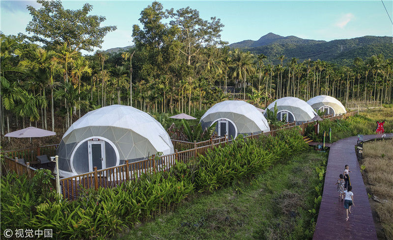 2018年10月24日,位于海南省三亚市的中廖村,星空民宿受到关注.