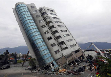 地震高楼倒塌图片
